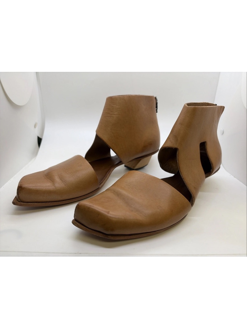 Cydwoq solid women’s sandal size 39 hand made leather